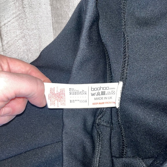 Black Boohoo culottes - Picture 3 of 3